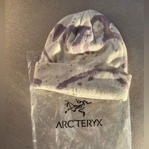 Arc’teryx Touque (artic silk/warm stone) SOLD OUT ONLINE